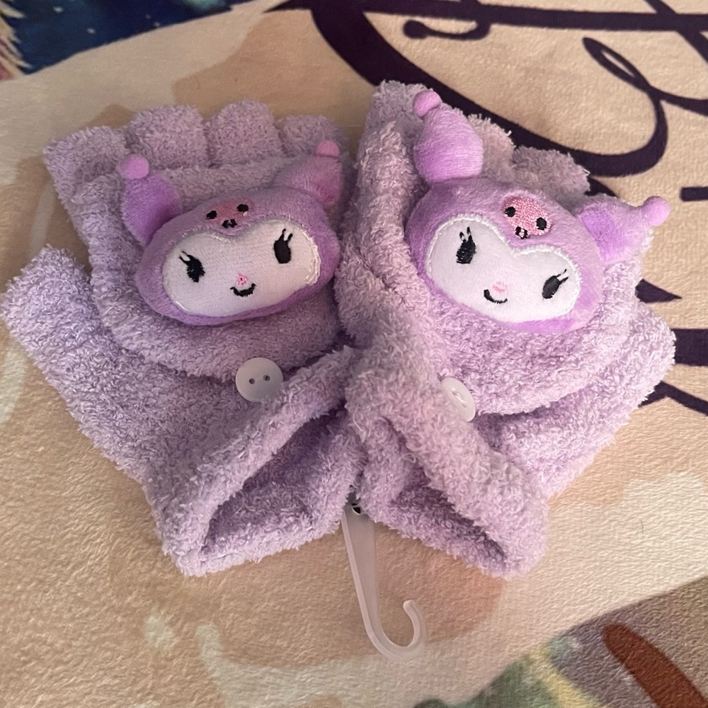 New gloves kuromi